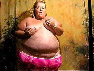 SSBBW Amateur Dances & Strips