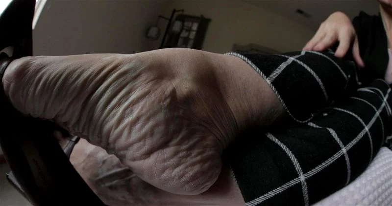 mature feet mature feet