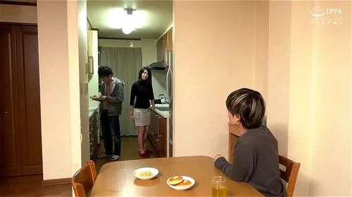 JAPANESE  MOM AND SONS FRIENDS thumbnail