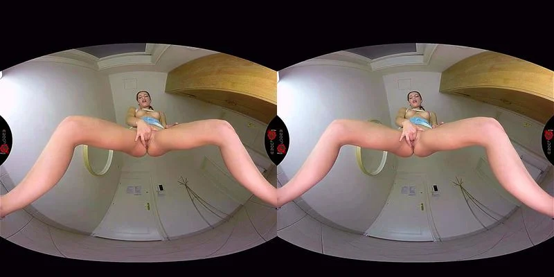 zana little VR face sitting
