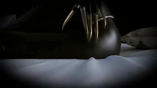 Explora un mundo donde hombres y mujeres adultos se devoran mutuamente en escenas intensas y apasionadas, diseñadas para los amantes de este tipo único de excitación. Sumérgete en experiencias inmersivas con personajes adultos que muestran fuerza y dominancia en este contexto atrevido, centrándose solo en la intimidad entre adultos. Video Porno - SpankBang