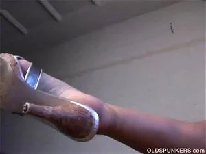 Milf masturbate