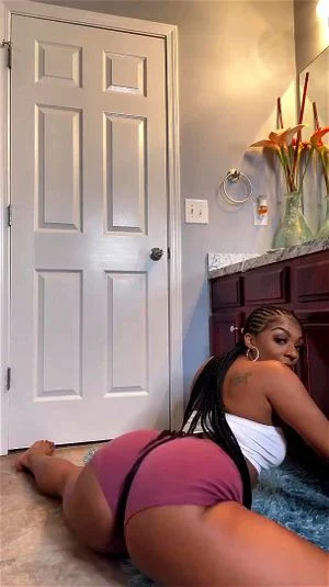 Favorites - Booty Twerking thumbnail