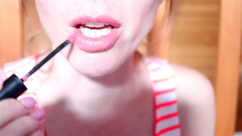 asmr lipgloss