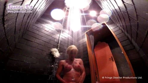 Joanna Jet in the shower
