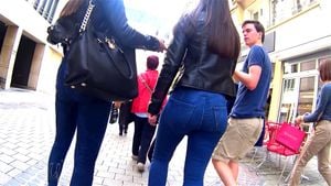 Candid ass thumbnail