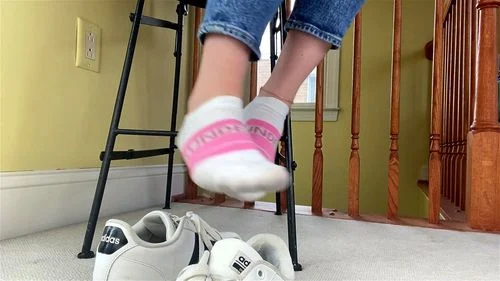 Manifesteren ondernemer schilder Watch Adidas shoeplay & sweaty socks feet - Feet, Socks, Pov Porn -  SpankBang