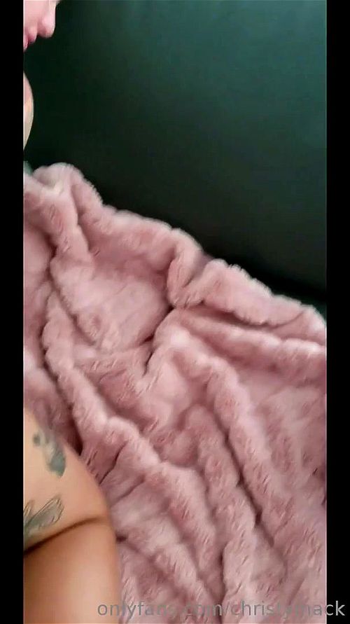 Lola Fae porn video – Lovely babe cover in tattoos