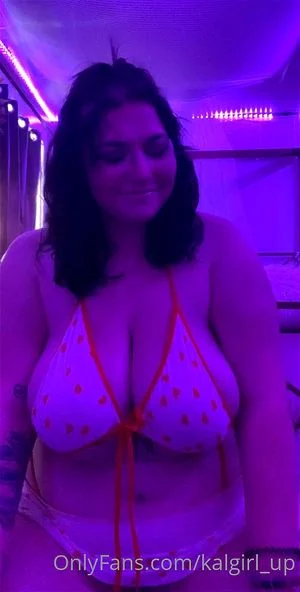 Karlgirl_up OF pawg white girl thumbnail