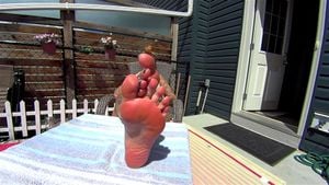 WOMEN BIG FEET thumbnail