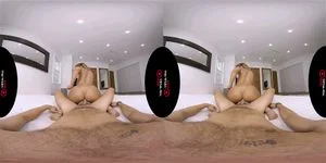 vr latina thumbnail