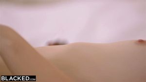 Regarder à partir de 0:03:17