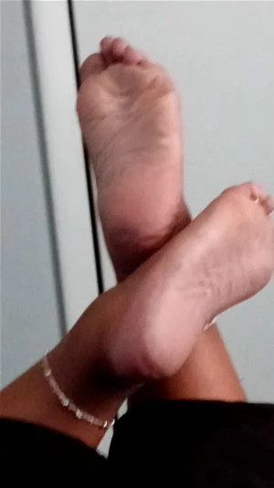 Ebony bbw jacking BBC and showing off her meaty wrinkled soles