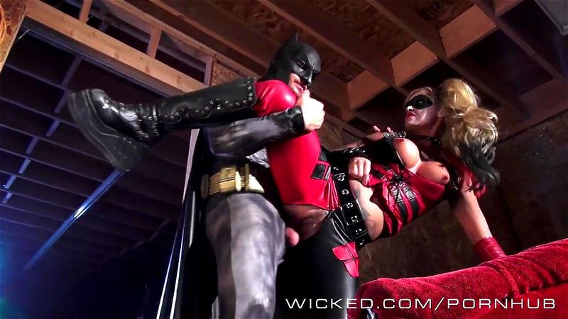 Batman Fucks Harley Quinn