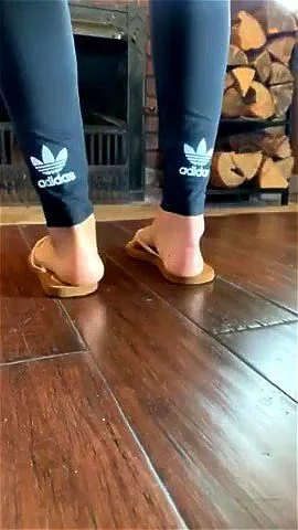 Flip flops & footwear  thumbnail