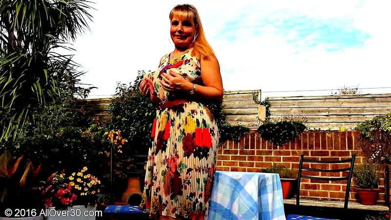 Mature.nl danielle Mature.nl danielle
