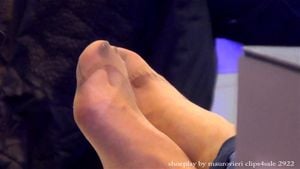 Candid feet thumbnail