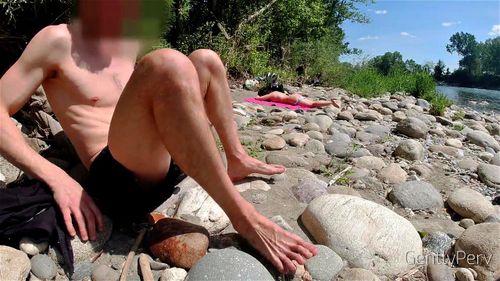 Beach jerking