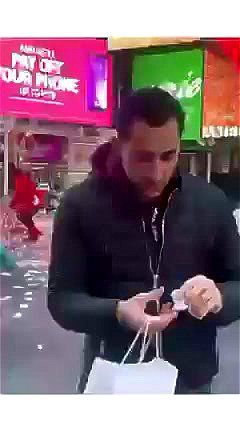 Watch from 0:00:32