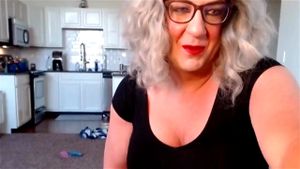 Mature crossdresser  thumbnail