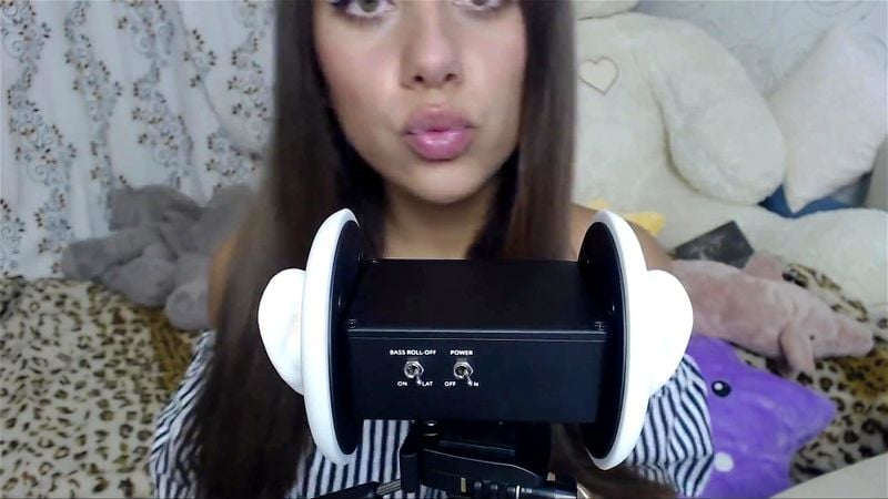 ASMR HoneyGirl Ear licking ASMR HoneyGirl Ear licking
