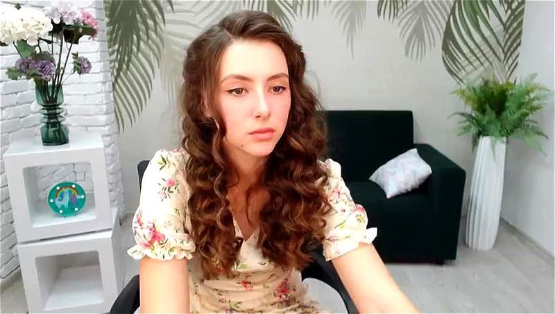 Cute Russian teen GloriaElmers on webcam