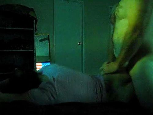 Padres teniendo sexo.
