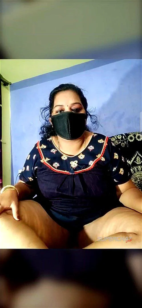 Horny Indian bbw wife gets horny on cam