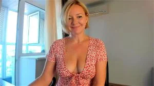 nice milf squirt on cam