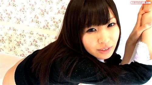 息をのむような曲線を魅せるエキサイティングな動画。親密な環境で、自信に満ちた女性がその官能性を探求する姿をお楽しみください。このコンテンツは成人向けで、同意を得た成人の出演者が参加しています。 エロ動画 - SpankBang