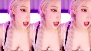 Seductive Dancer thumbnail