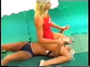 Watch Luzia vs Timea Catfight Catfight Female Blonde Porn  