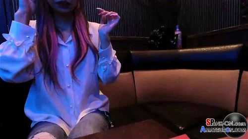 Yandere girl was seen by the waiter while having sex in a private room