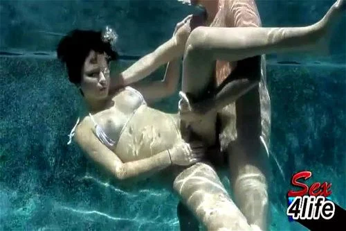 Mandy Sky - Sex Under Water