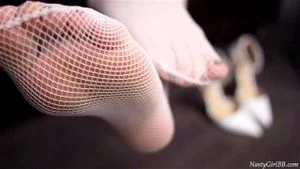 ballbusting sexy thumbnail