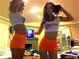 hooters thumbnail