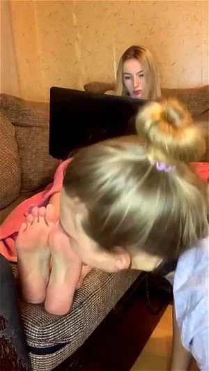 Girls Feet thumbnail