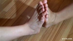 Footsie girls thumbnail