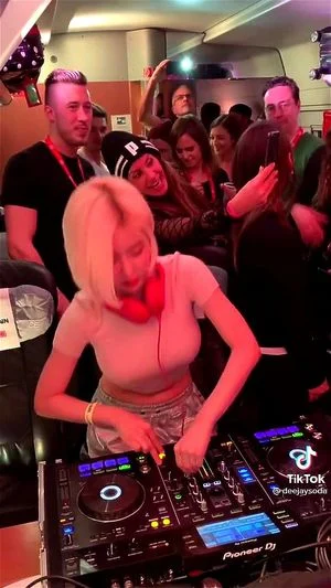Watch from 0:00:29