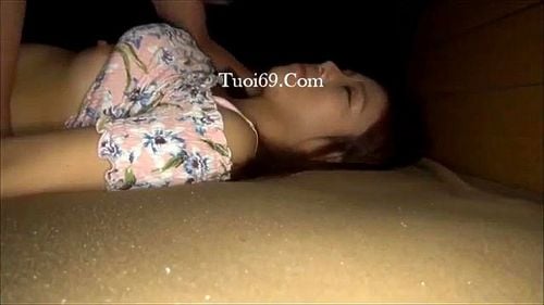 Ragazza completamente ubriaca e profondamente addormentata Video Porno - SpankBang