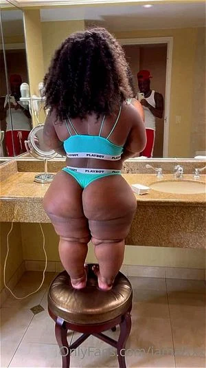 Sexy midget thumbnail