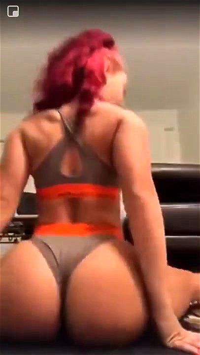 Lightskin twerking: Big Ass, Ebony & Redbone Porn - SpankBang
