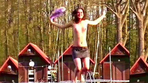 Guste jumps on a Trampolin ft. Kathrin Wagner: Onlyfans, Erfurt & Hure Porn