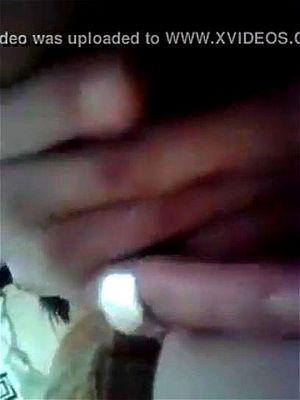nena masturbandose