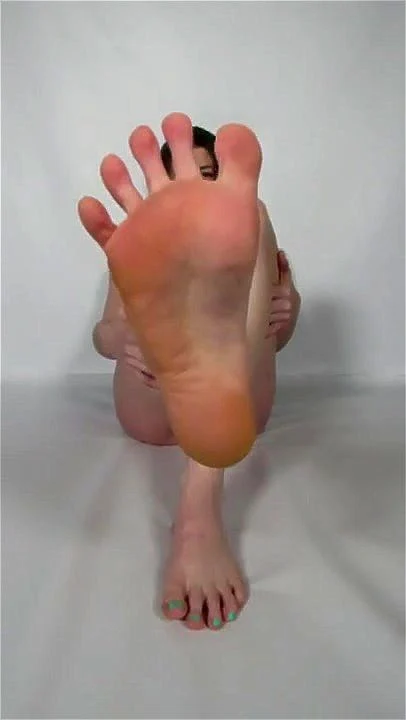 hag, soles, babe, toes