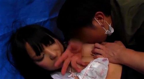 Joven exhibicionista muestra su cuerpo Video Porno - SpankBang