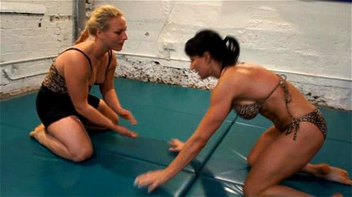 women wrestling, blonde, catfighting, muscle babe