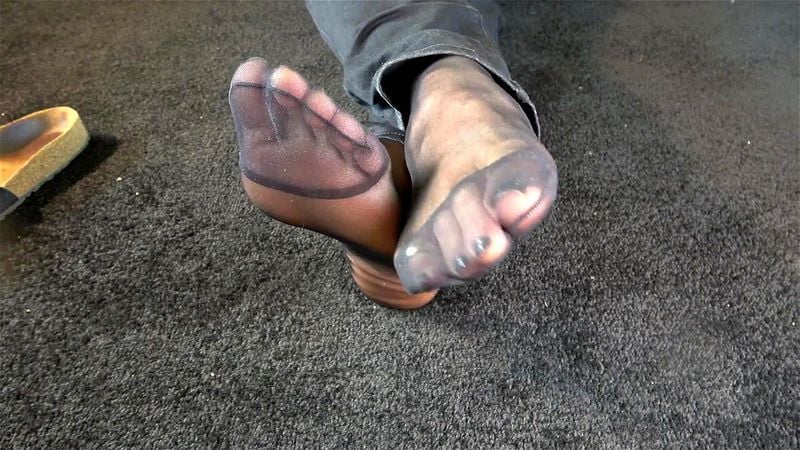 smelly nylon feet in birkenstock