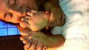 les feet thumbnail