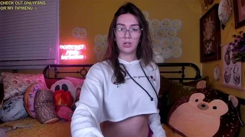 Just a little pussy show from a slim thicc thot: Big Tits, Big Booty & Whore Porn